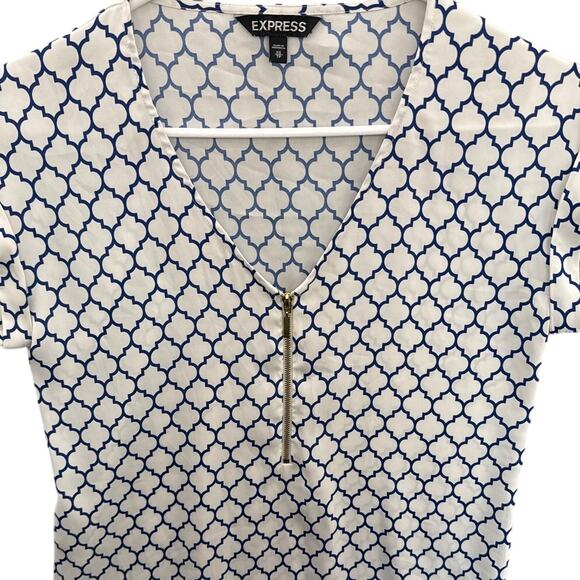 Express White Blue Geometric 1/4 Zip Front Short Sleeve Blouse Women XS - Picture 3 of 9